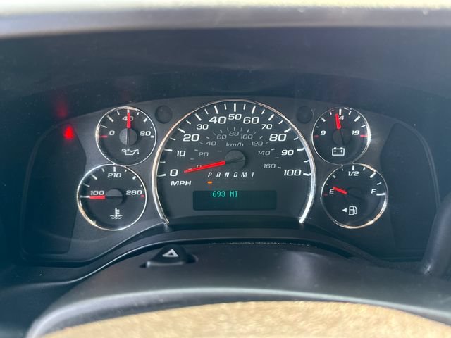 Used 2018 Chevrolet Express 3500 Extended w/ Driver Convenience Package RWD image 21