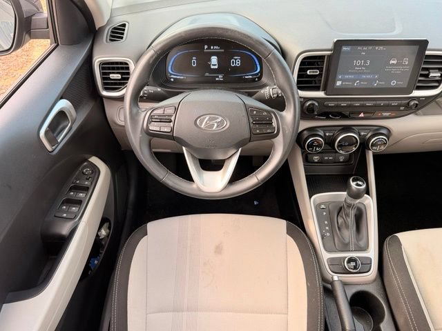 Used 2025 Hyundai Venue SEL FWD image 13