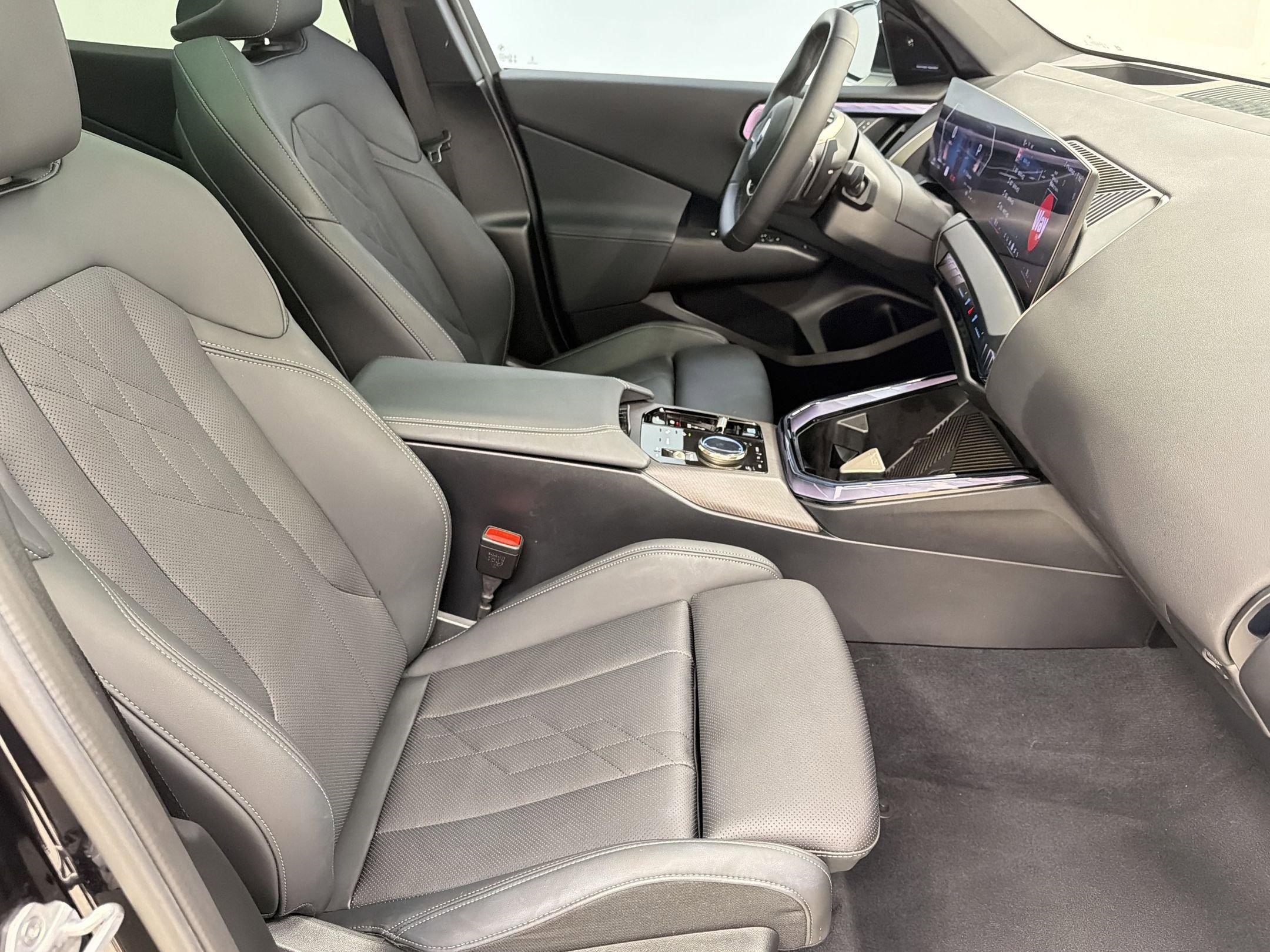 Certified 2025 BMW X3 xDrive30i w/ Premium Package image 28