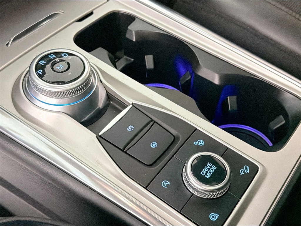 Used 2020 Ford Explorer Platinum image 16