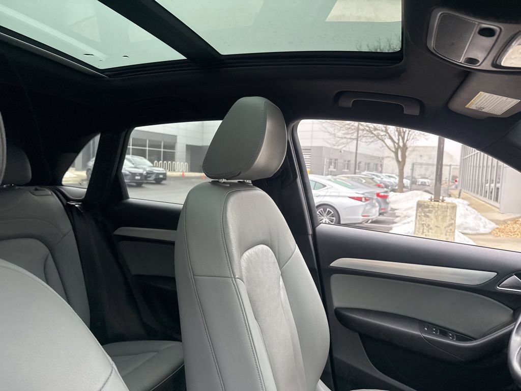 Used 2018 Audi Q3 2.0T Premium w/ Convenience Package image 9