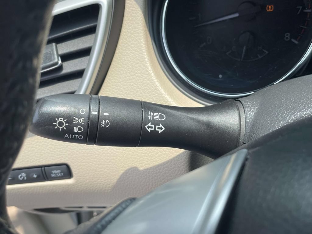 Used 2016 Nissan Rogue SL w/ SL Premium Package FWD image 30
