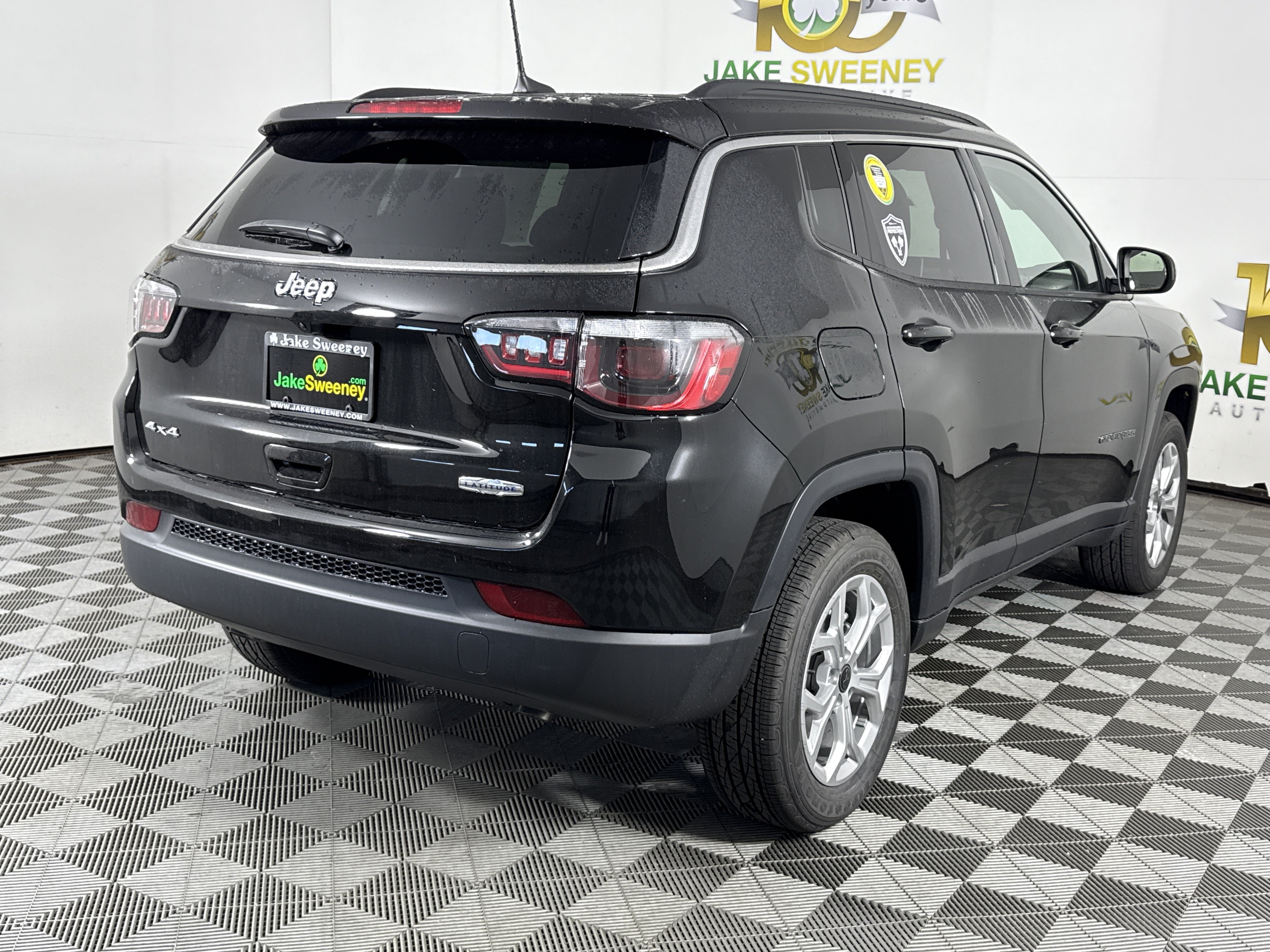 New 2026 Jeep Compass Latitude AWD/4WD image 10