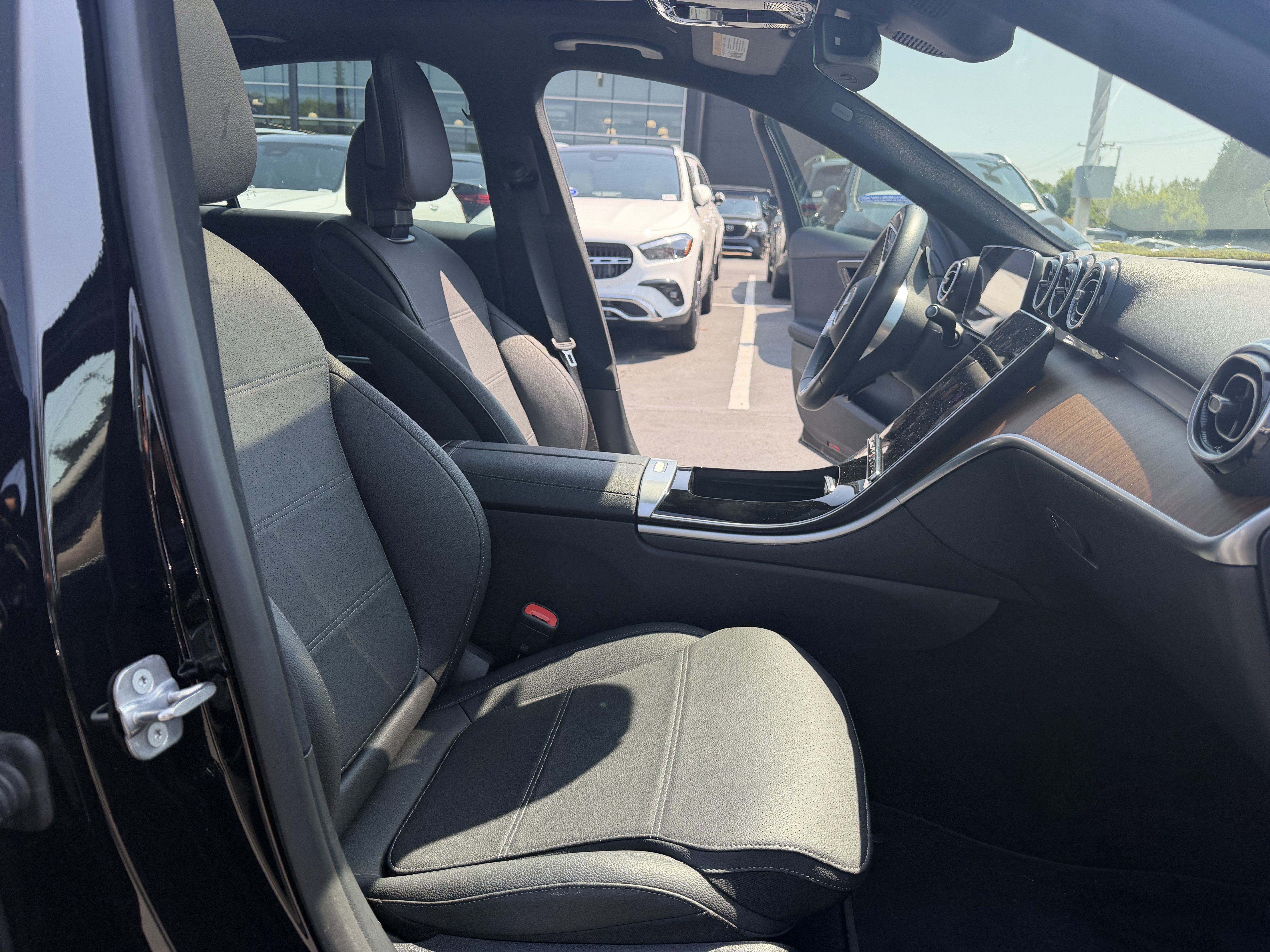 Certified 2025 Mercedes-Benz C 300 4MATIC Sedan image 35