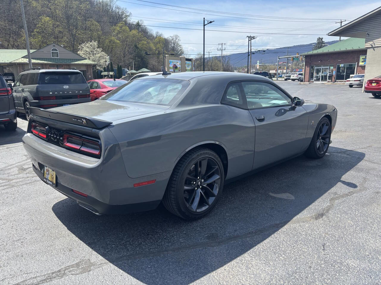 Used 2019 Dodge Challenger R/T Scat Pack w/ Shaker Package RWD image 8