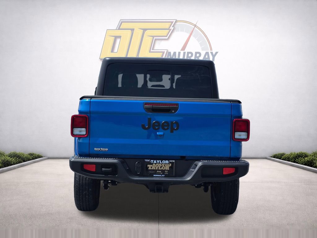 Used 2024 Jeep Gladiator Sport AWD/4WD image 5