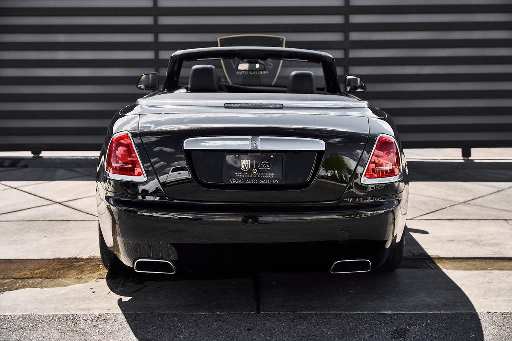 Used 2018 Rolls-Royce Dawn RWD image 16