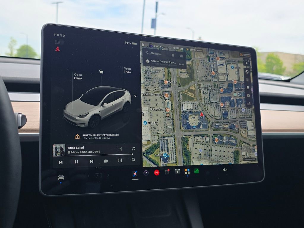 Used 2025 Tesla Model Y Long Range RWD image 4