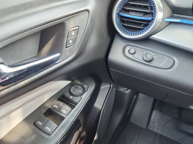 New 2026 Chevrolet Trax LT w/ Sunroof Package FWD image 23
