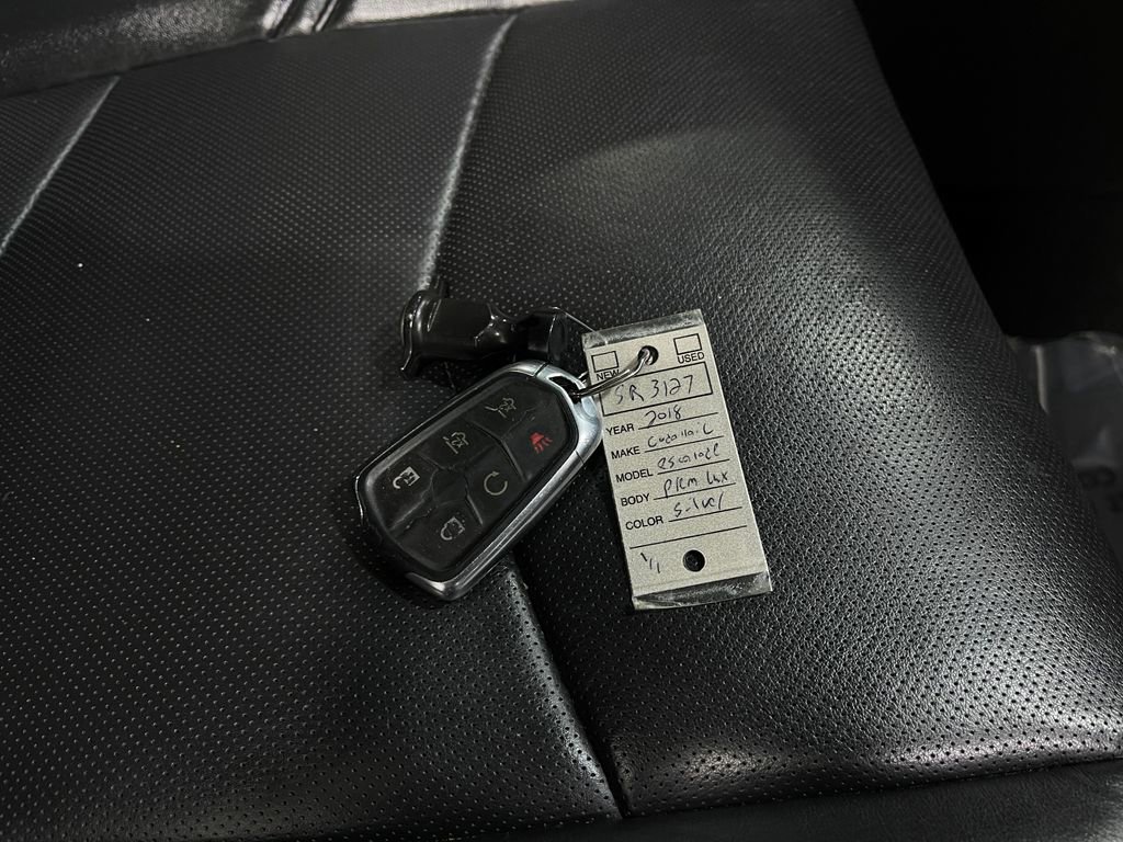 Used 2018 Cadillac Escalade Premium Luxury image 43