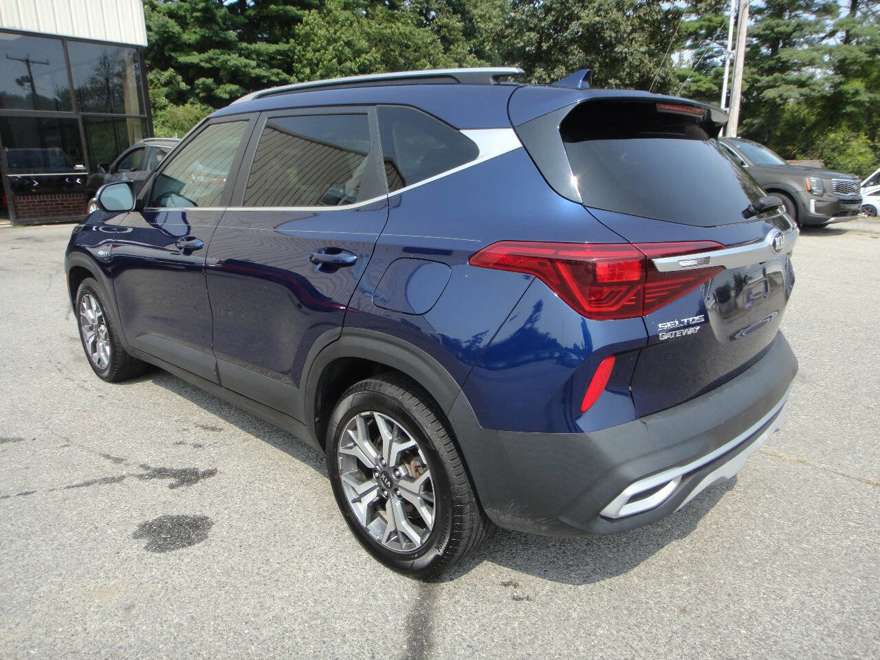Used 2021 Kia Seltos EX image 4