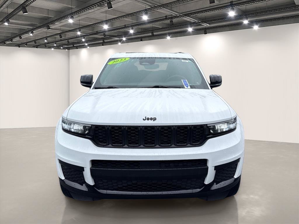 Used 2023 Jeep Grand Cherokee L Laredo AWD/4WD image 2