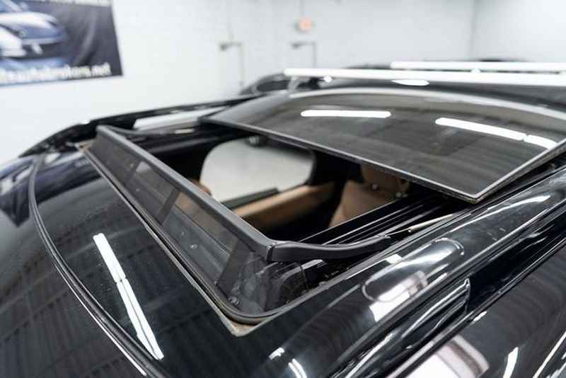 Used 2023 Land Rover Discovery S R-Dynamic image 60