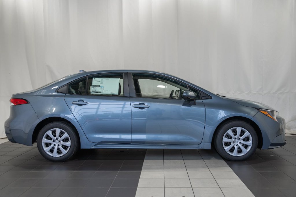 New 2027 Toyota Corolla LE FWD image 3