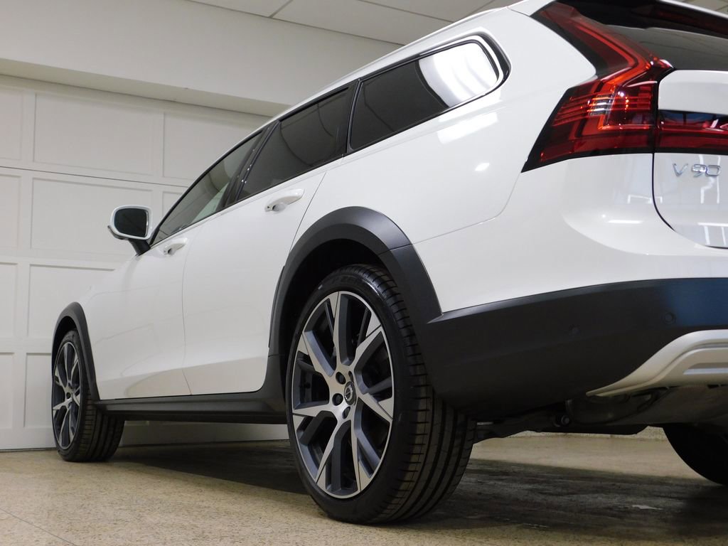 Used 2026 Volvo V90 B6 Cross Country Ultra image 81
