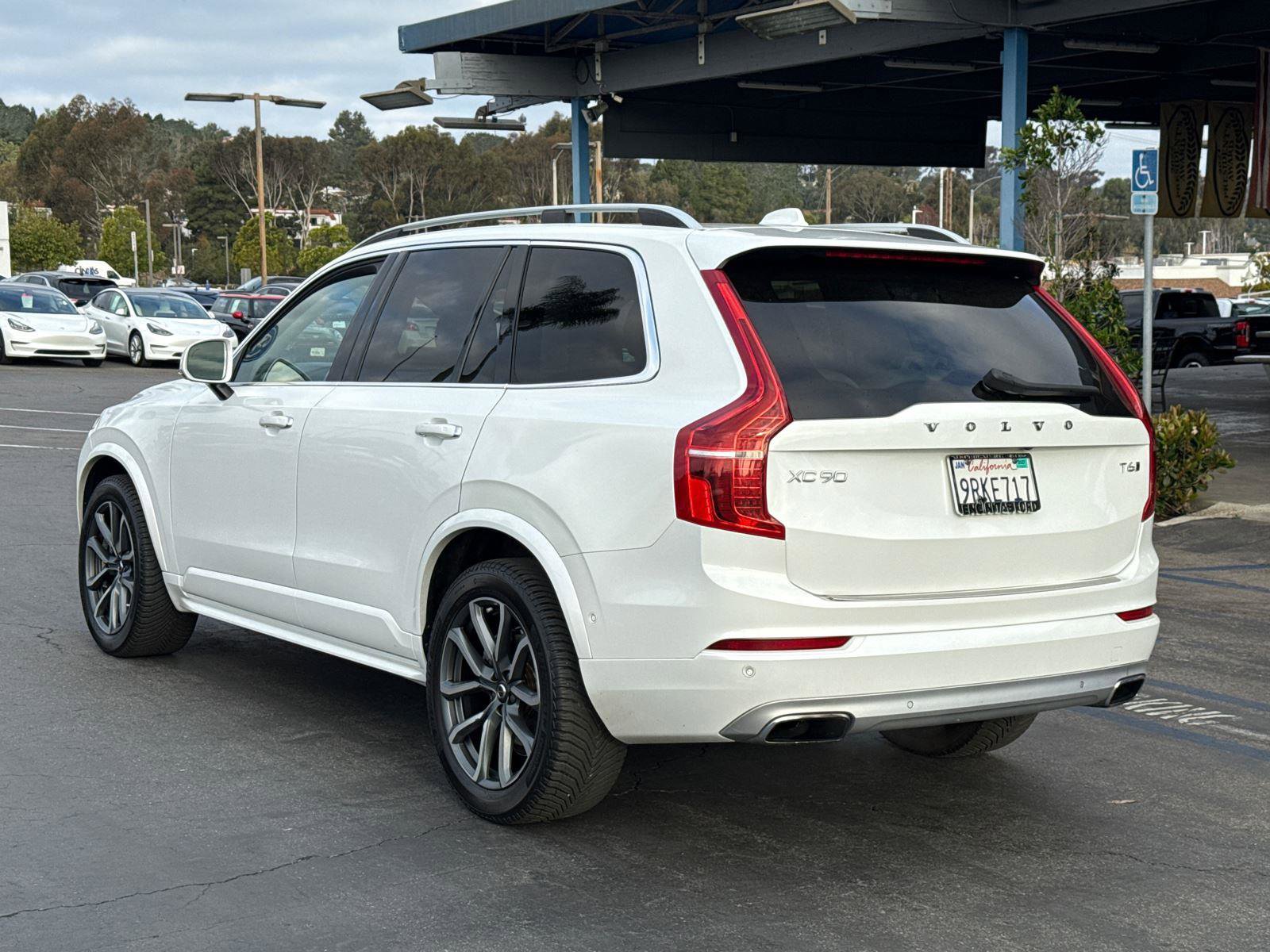Used 2019 Volvo XC90 T6 Momentum w/ Advanced Package image 11