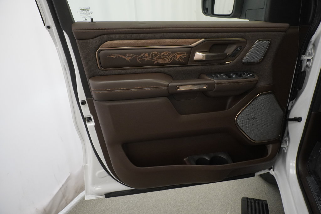 Used 2025 RAM 1500 Limited AWD/4WD image 37