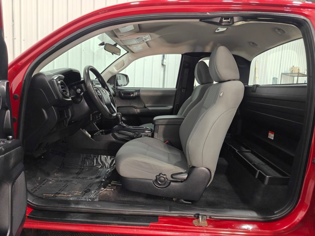 Used 2016 Toyota Tacoma SR image 28