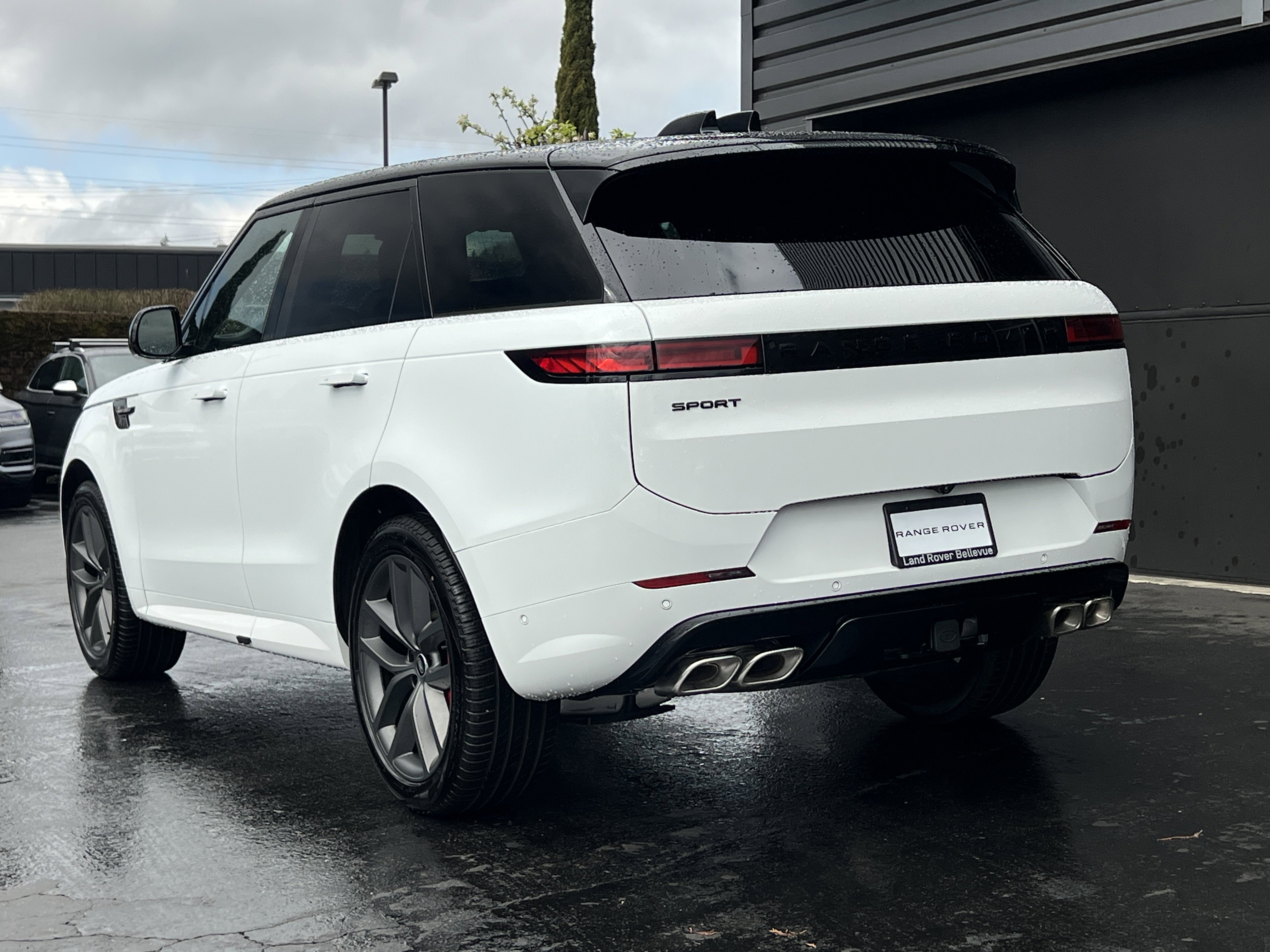 New 2025 Land Rover Range Rover Sport Dynamic SE image 6
