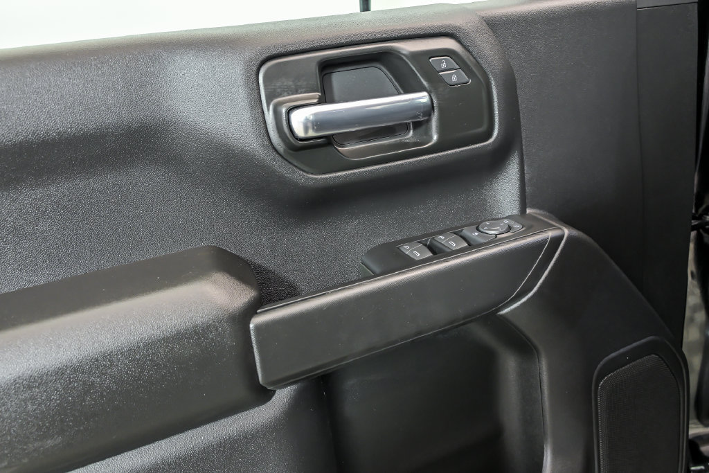 Certified 2025 Chevrolet Silverado 1500 Custom AWD/4WD image 8