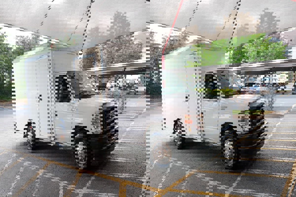 Used 2023 Ford E-350 and Econoline 350 Super Duty w/ Driver's Safety Package image 27