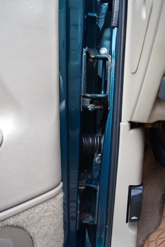 Used 1997 Chevrolet Silverado 1500 4x4 Regular Cab w/ Preferred Equipment Group 2 image 42