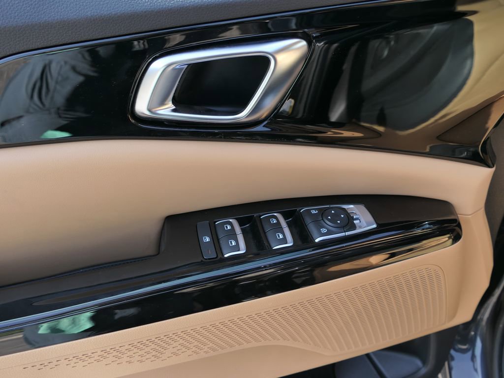 Used 2024 Kia Carnival EX image 14