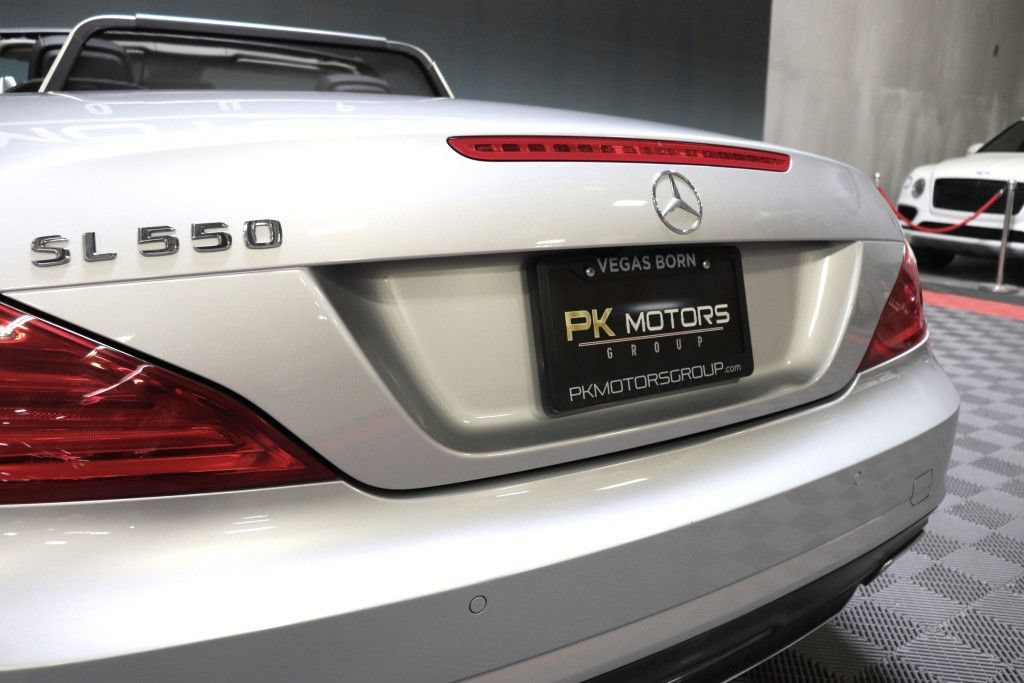 Used 2014 Mercedes-Benz SL 550 w/ Driver Assistance Package image 7