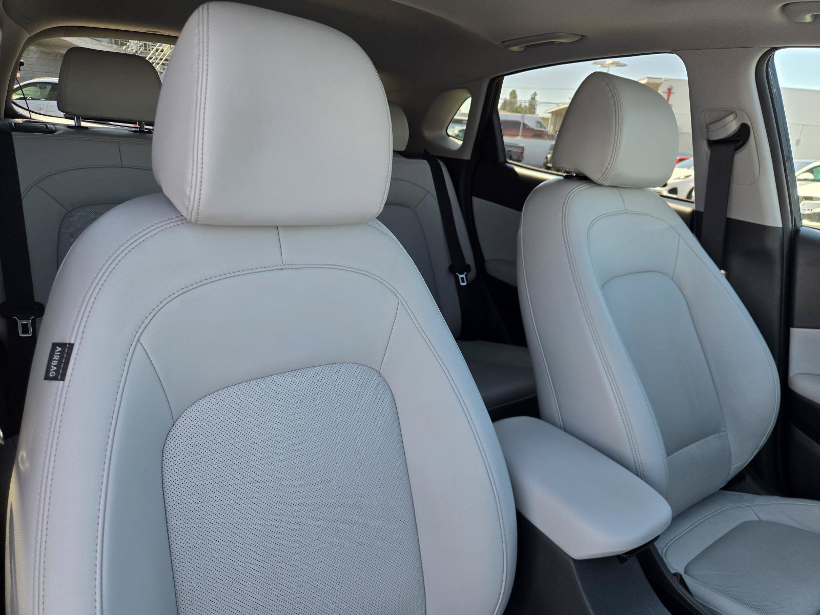 Used 2022 Hyundai Kona Limited FWD image 32