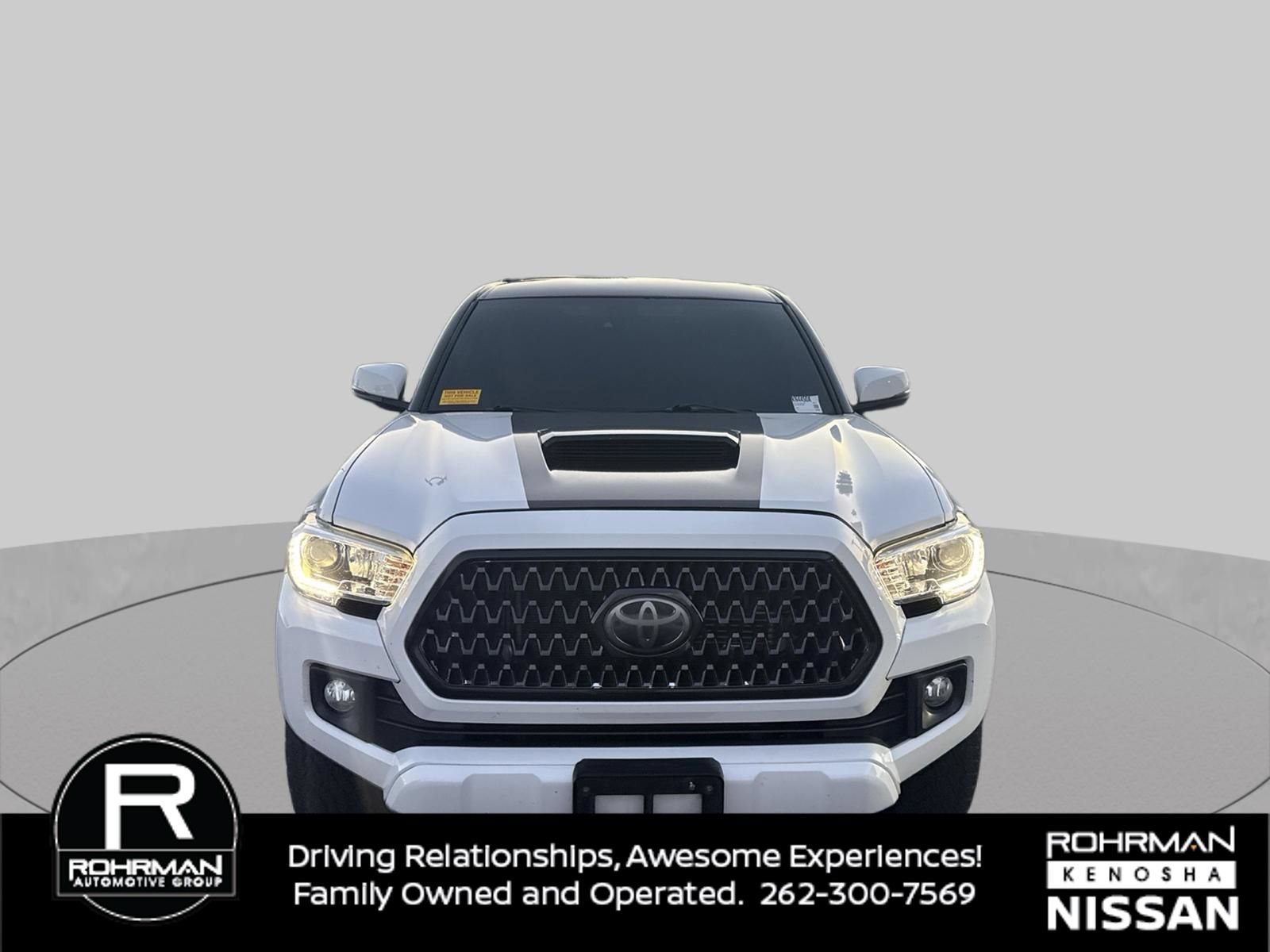 Used 2019 Toyota Tacoma TRD Sport AWD/4WD image 9