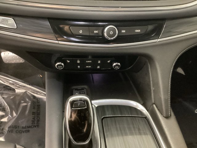 Used 2020 Buick Enclave Essence w/ Sport Touring Edition FWD image 18