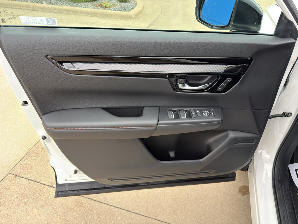 Used 2025 Honda CR-V Sport Touring image 13