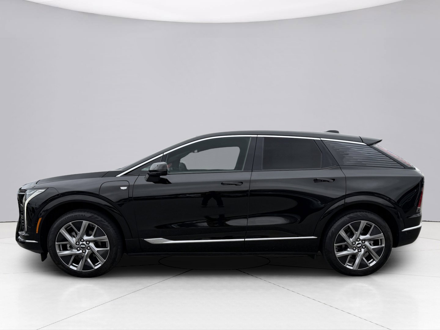 Used 2025 Cadillac Optiq Luxury 2 w/ LPO, Floor Liner Package AWD/4WD image 6