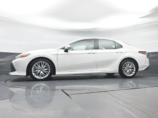 Used 2018 Toyota Camry XLE FWD image 25