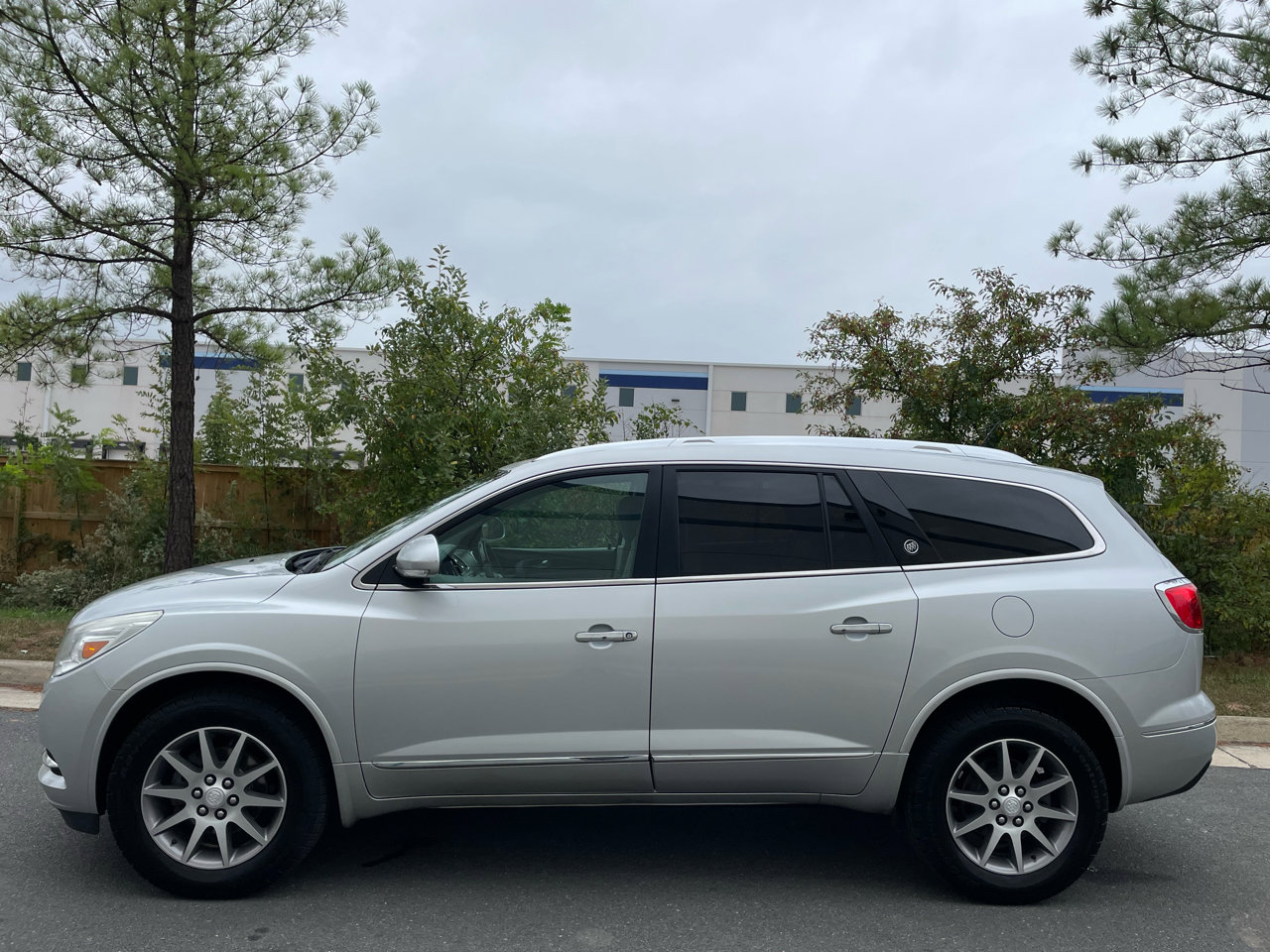 Used 2013 Buick Enclave Leather image 9