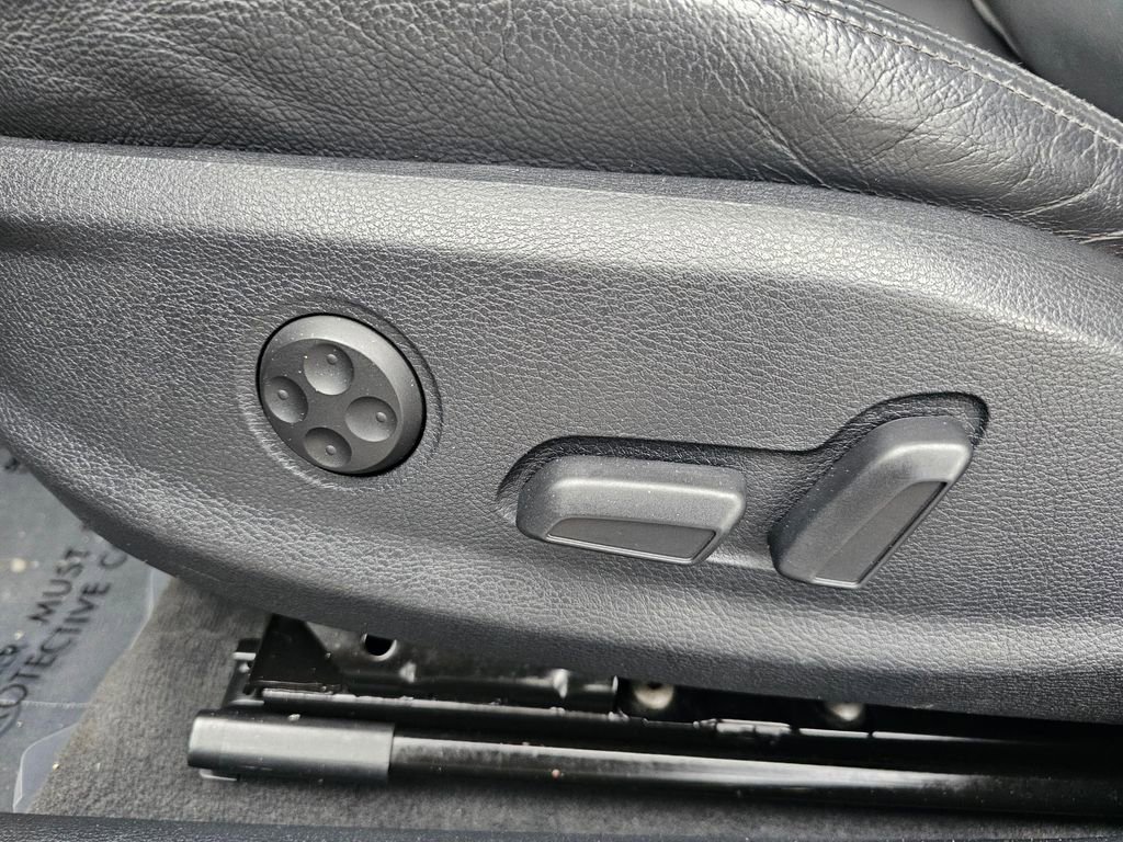 Used 2016 Audi A3 e-tron Premium Plus w/ Premium Plus Package image 23