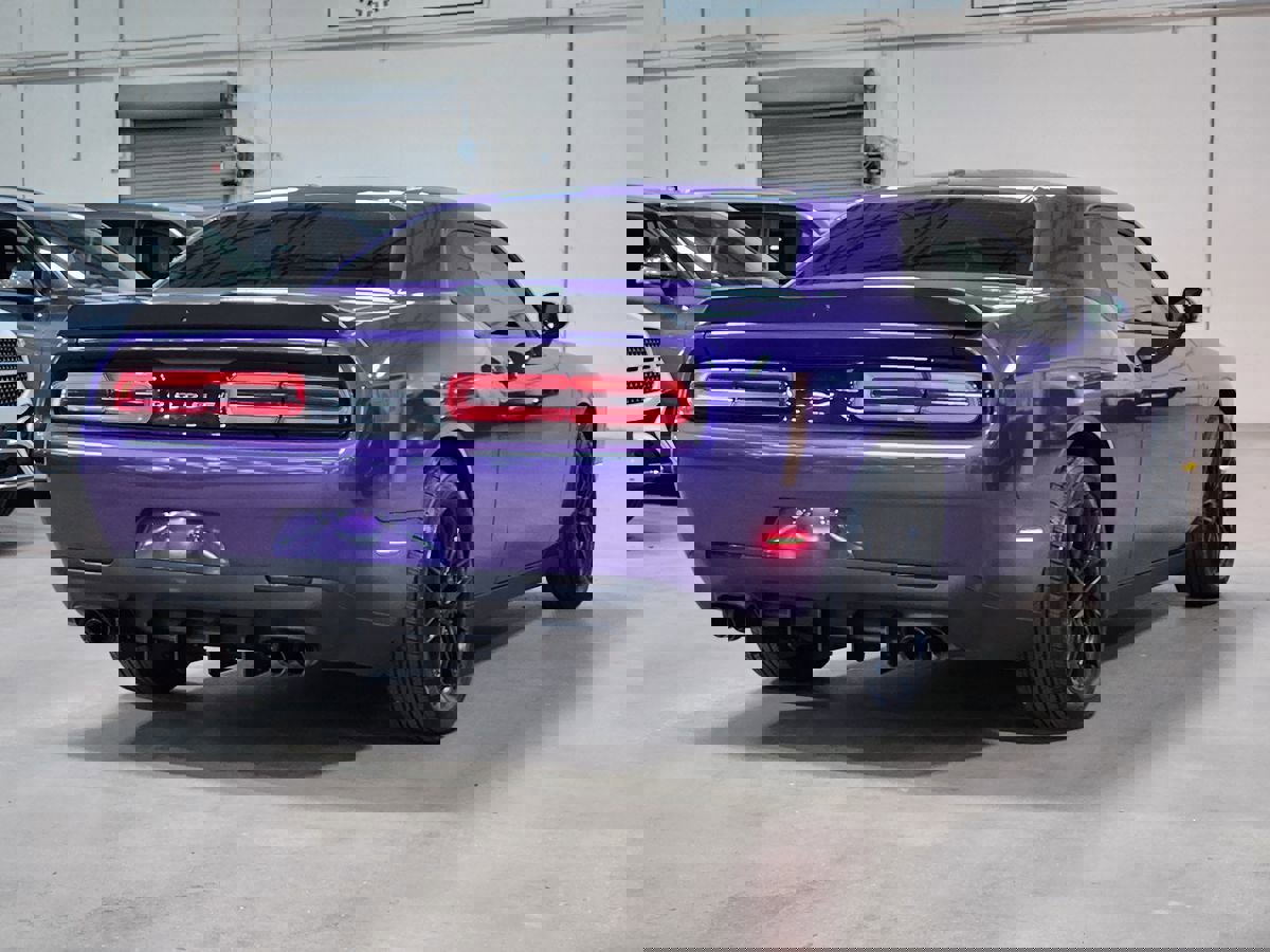 Used 2019 Dodge Challenger SXT image 8