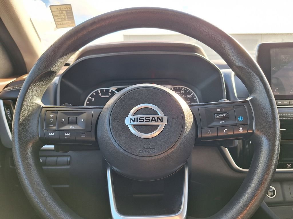 Used 2021 Nissan Rogue SV image 19