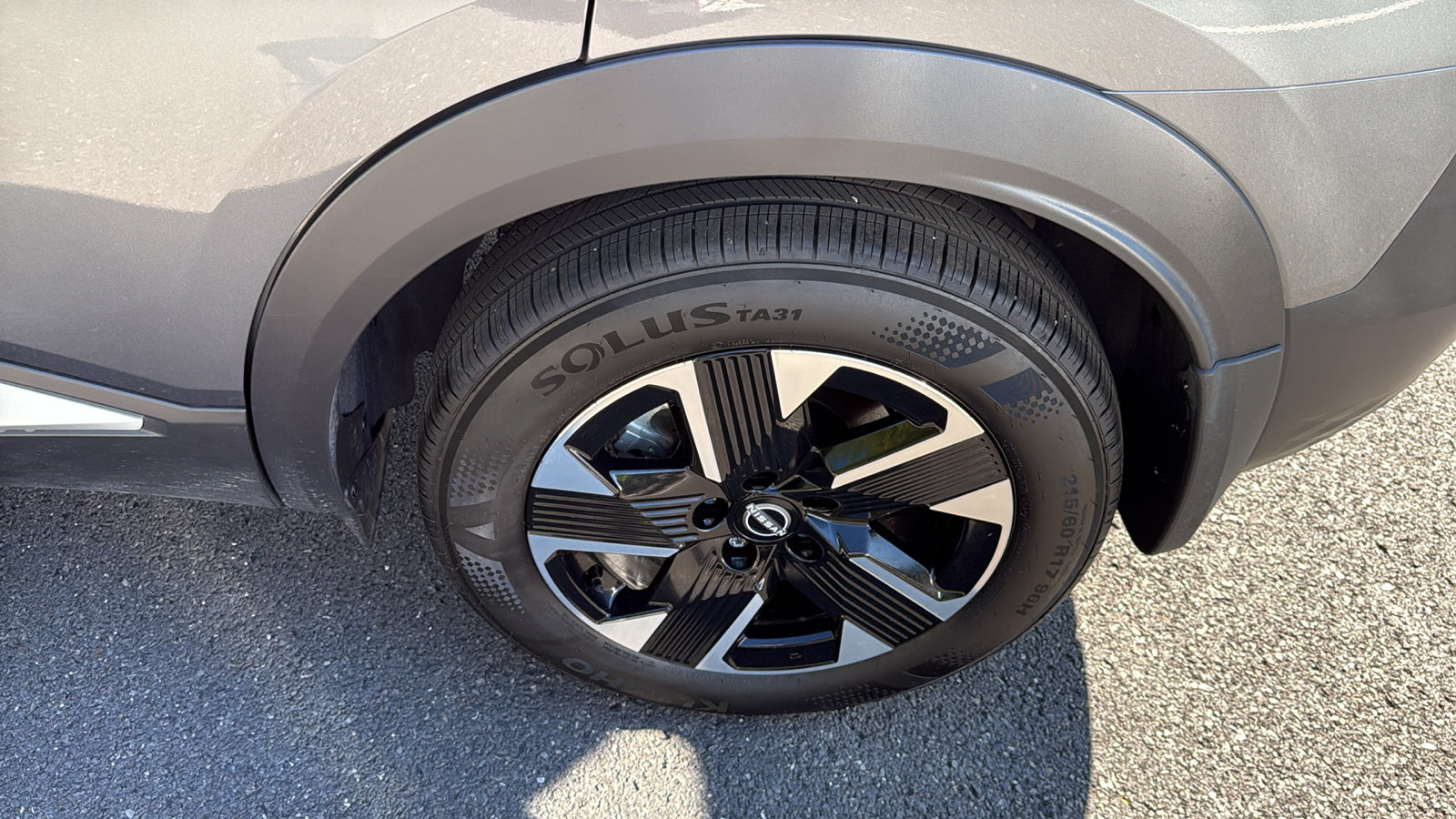 Certified 2025 Nissan Kicks SV AWD/4WD image 21