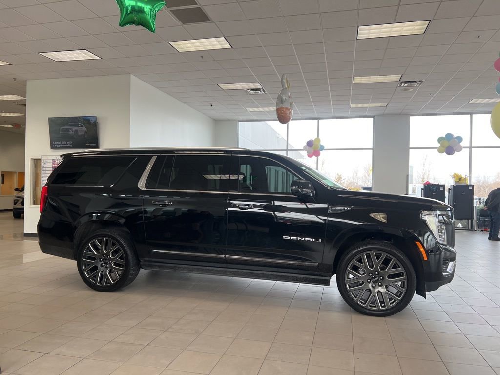 Used 2026 GMC Yukon XL Denali Ultimate w/ LPO, Illumination Package image 4