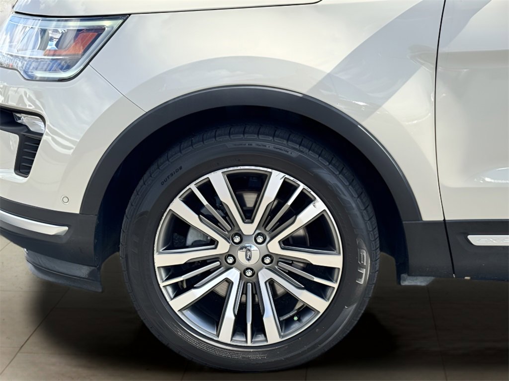 Used 2018 Ford Explorer Platinum image 41
