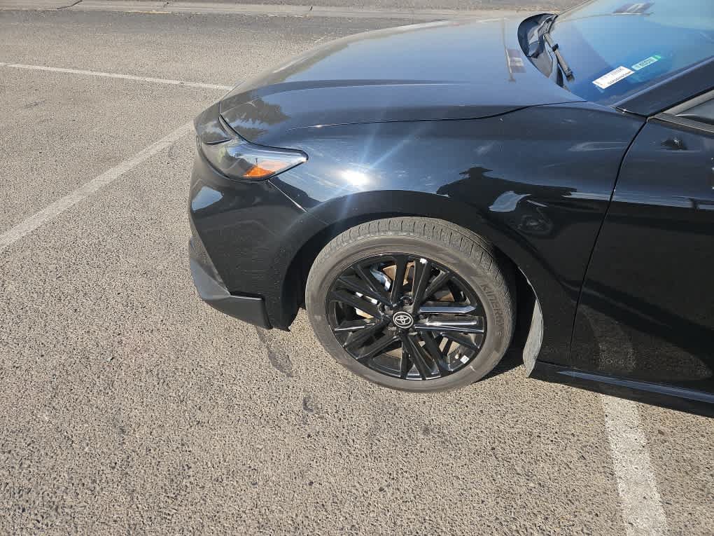 Used 2025 Toyota Camry SE w/ Convenience Package FWD image 3