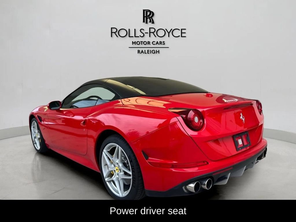 Used 2016 Ferrari California T image 8
