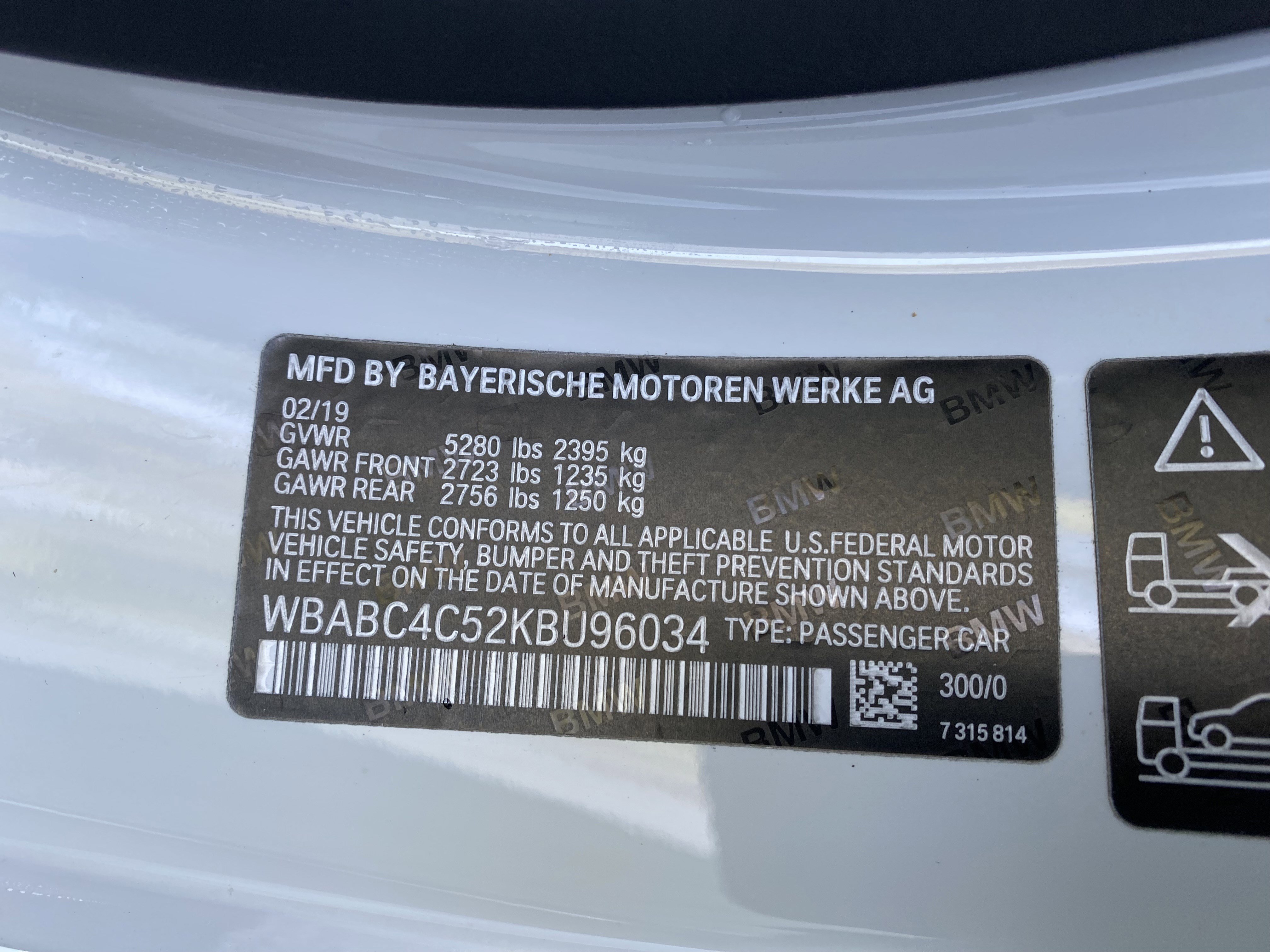 Used 2019 BMW M850i xDrive M850i xDrive w/ M Carbon Exterior Package image 37