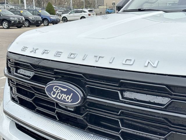 Used 2025 Ford Expedition Platinum image 29