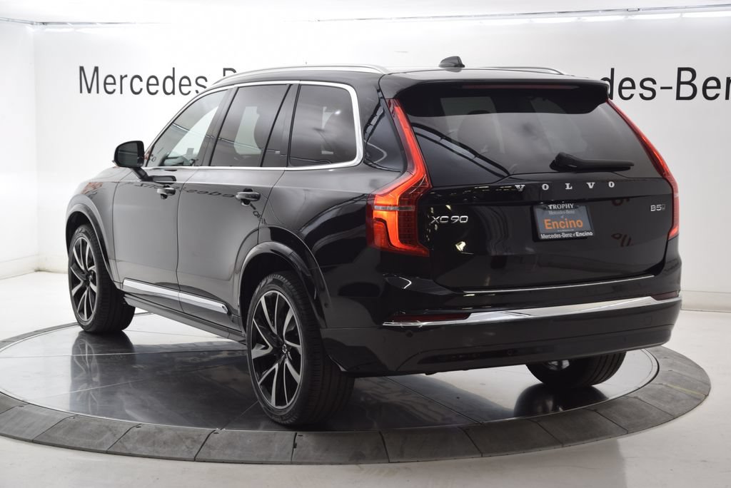 Used 2023 Volvo XC90 B5 Plus w/ Protection Package Premier AWD/4WD image 4