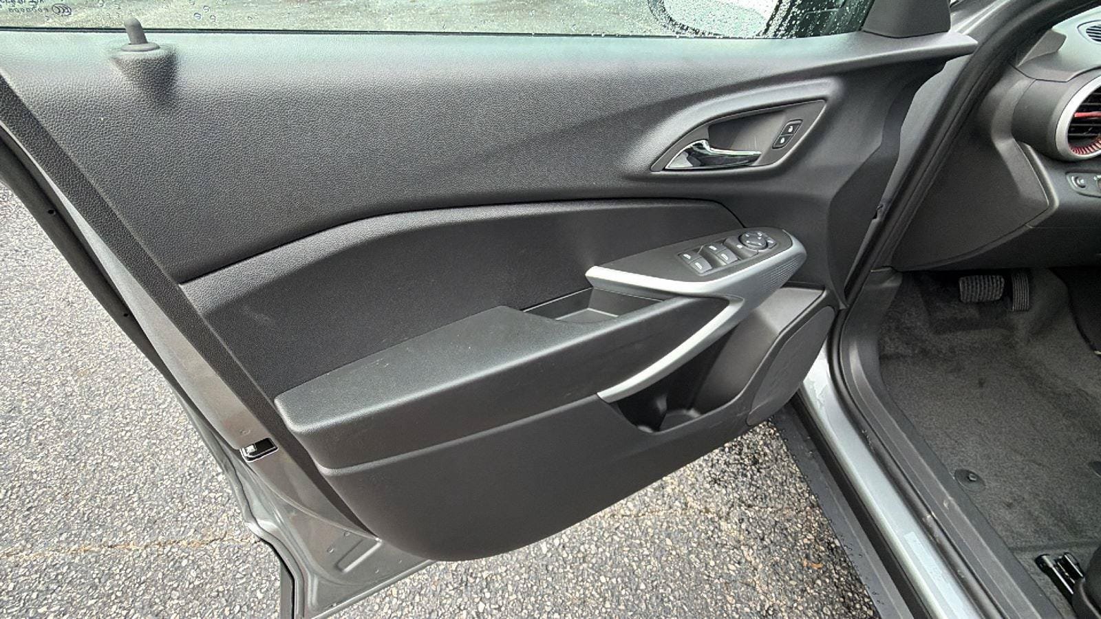 New 2026 Chevrolet Trax RS w/ Sunroof Package FWD image 15