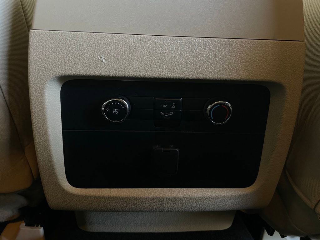 Used 2015 Ford Expedition XL image 23