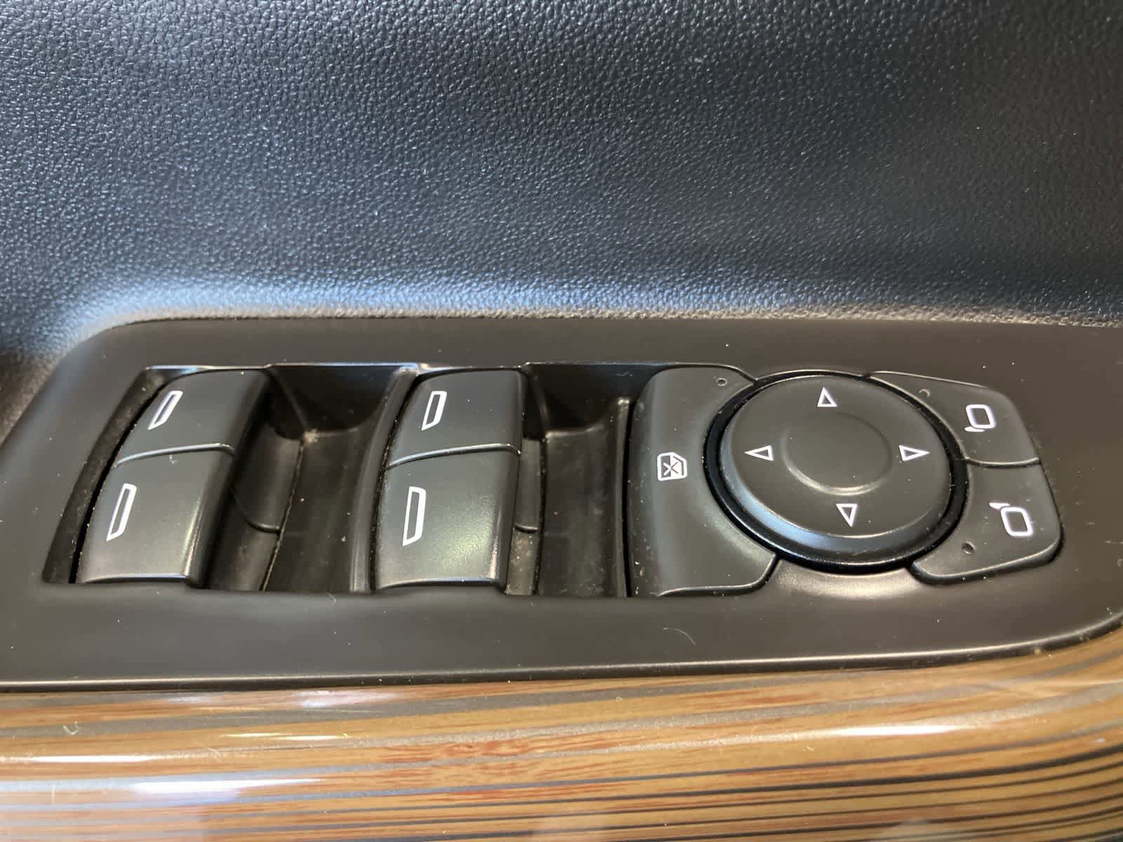 Used 2019 GMC Acadia SLE FWD image 12