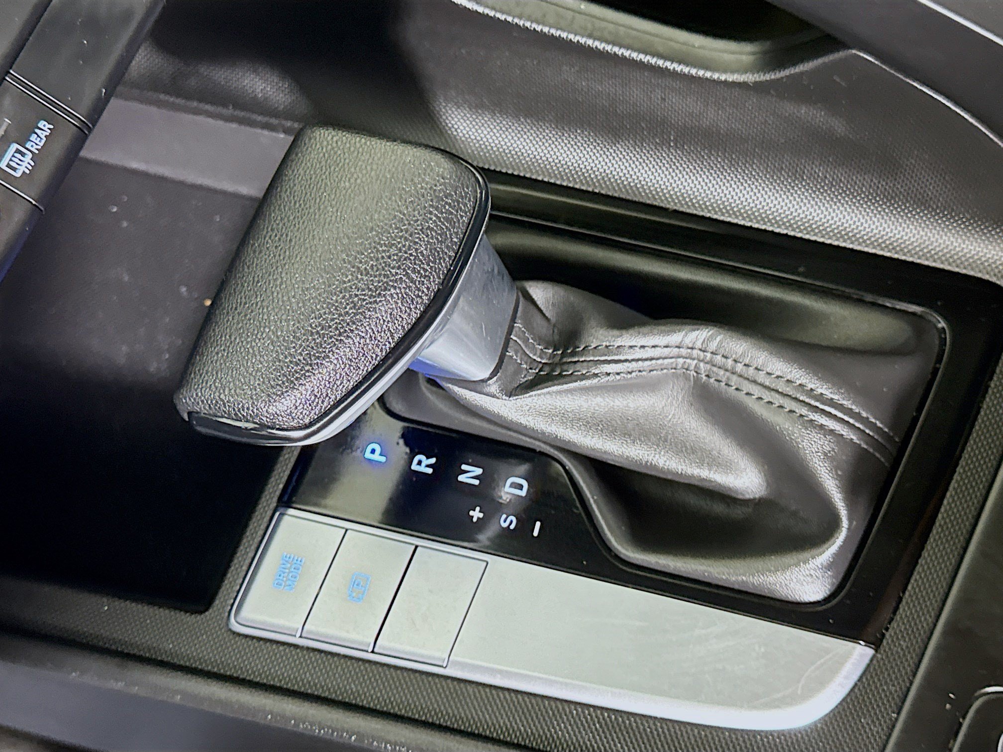 Used 2024 Hyundai Elantra SE FWD image 20